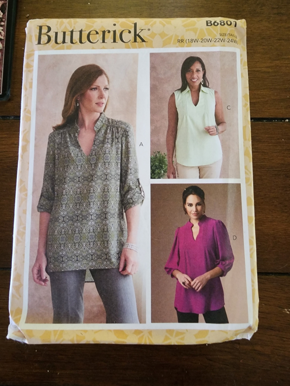 Butter Relaxed Split-Neck Tunic Top in Green and Magenta